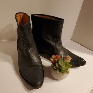 Zara leather Booties 8 1/2 ( says sz 39)